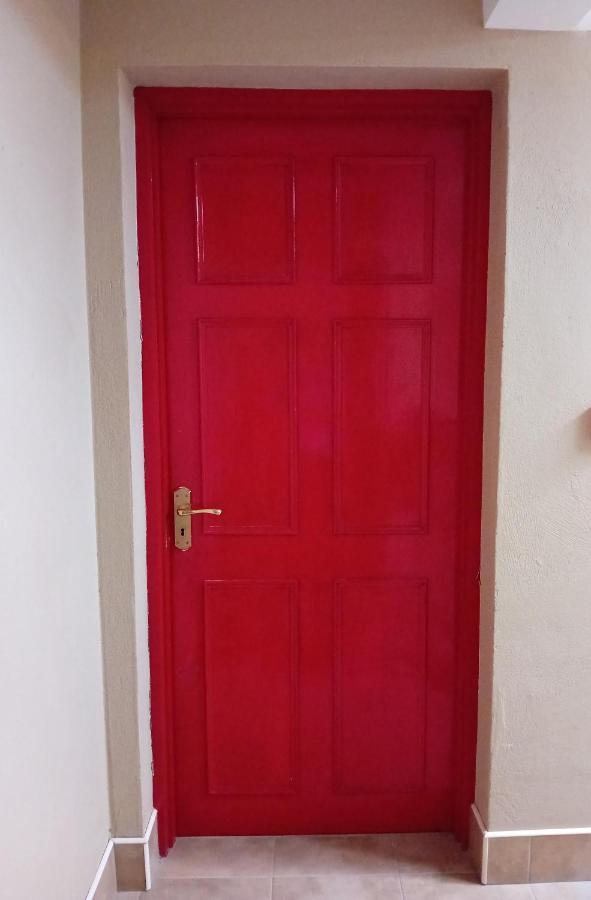 The Red Door Townhouse Apartment Ardara Buitenkant foto